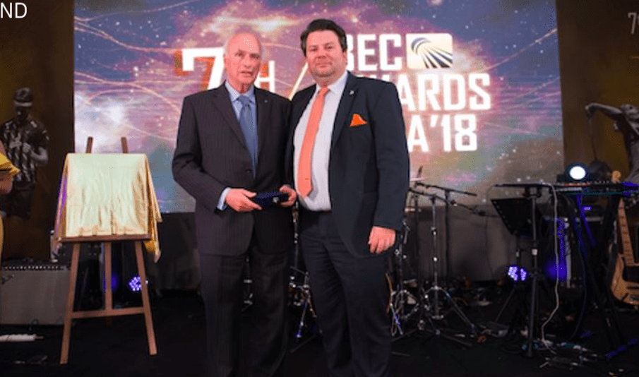 Ritchie Campbell receives President’s Medal | Badminton Scotland