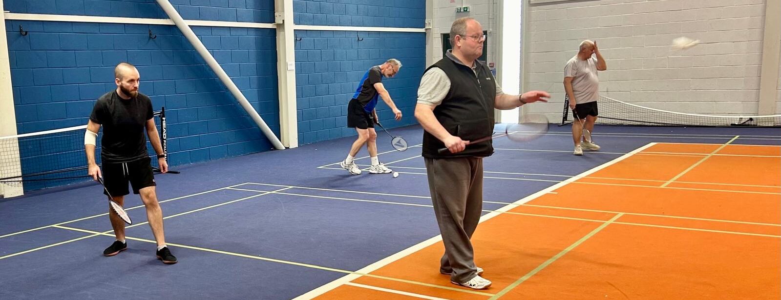 Mixed League underway in Dundee and Varsity derby clash | Badminton Scotland